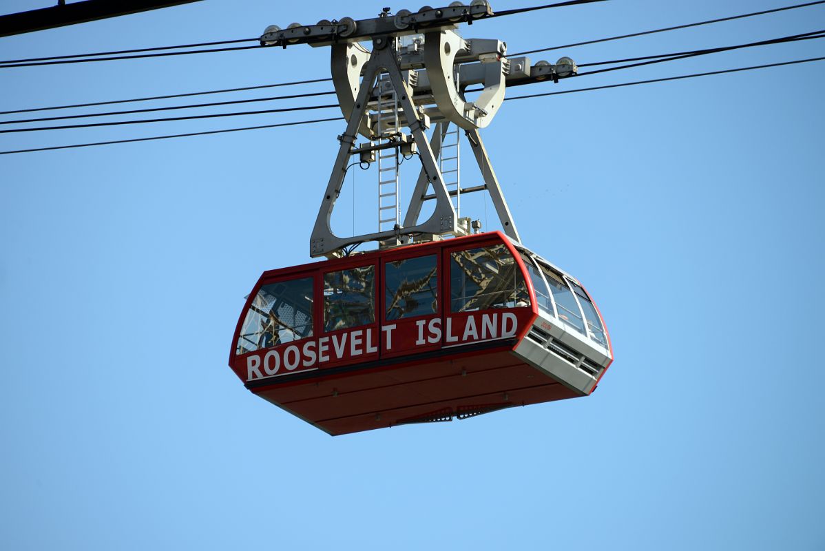 15 New York City Roosevelt Island Tramway Close Up